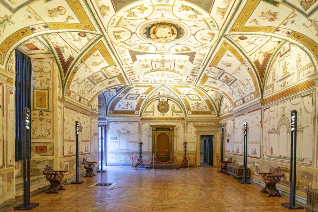 sala della biblioteca castel sant angelo