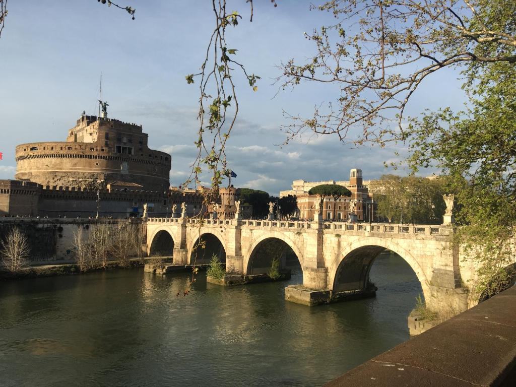 una finestra su castel sant angelo